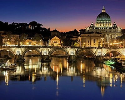 Vaticano por la noche